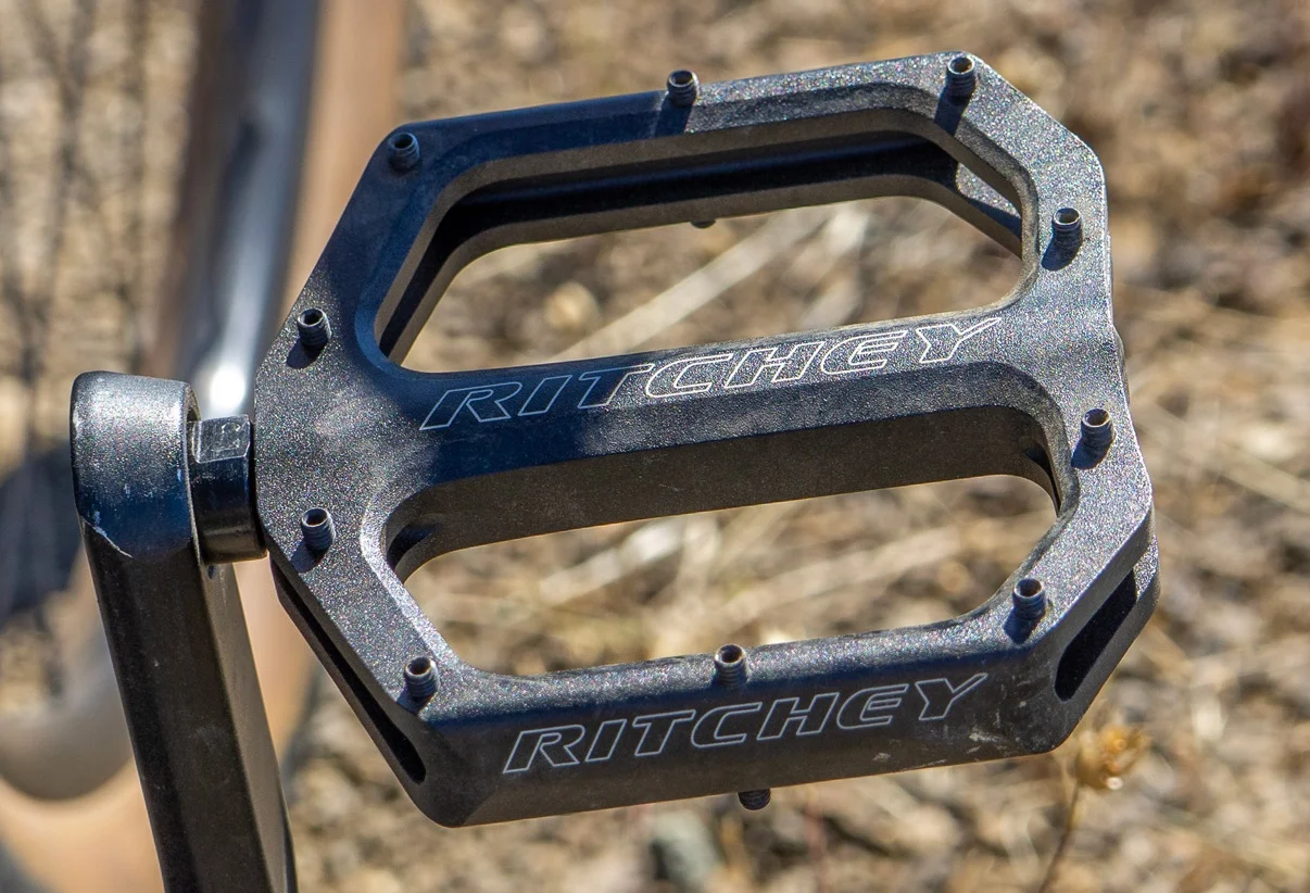 Los nuevos pedales Ritchey Alloy Bigfoot con plataforma de aluminio para bikepacking y trail