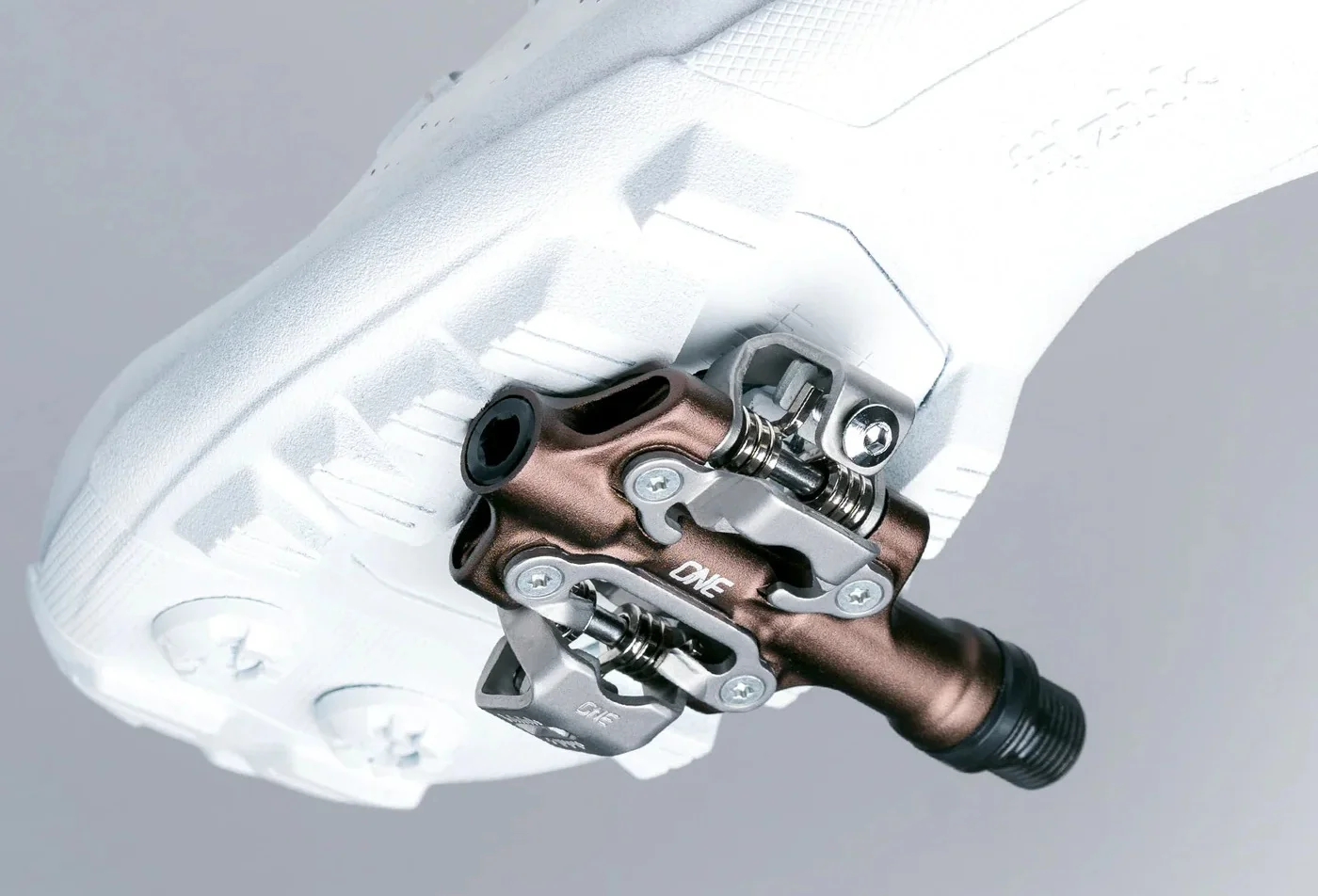 Los pedales OneUp XC Clip baten a los Shimano XTR en peso y precio