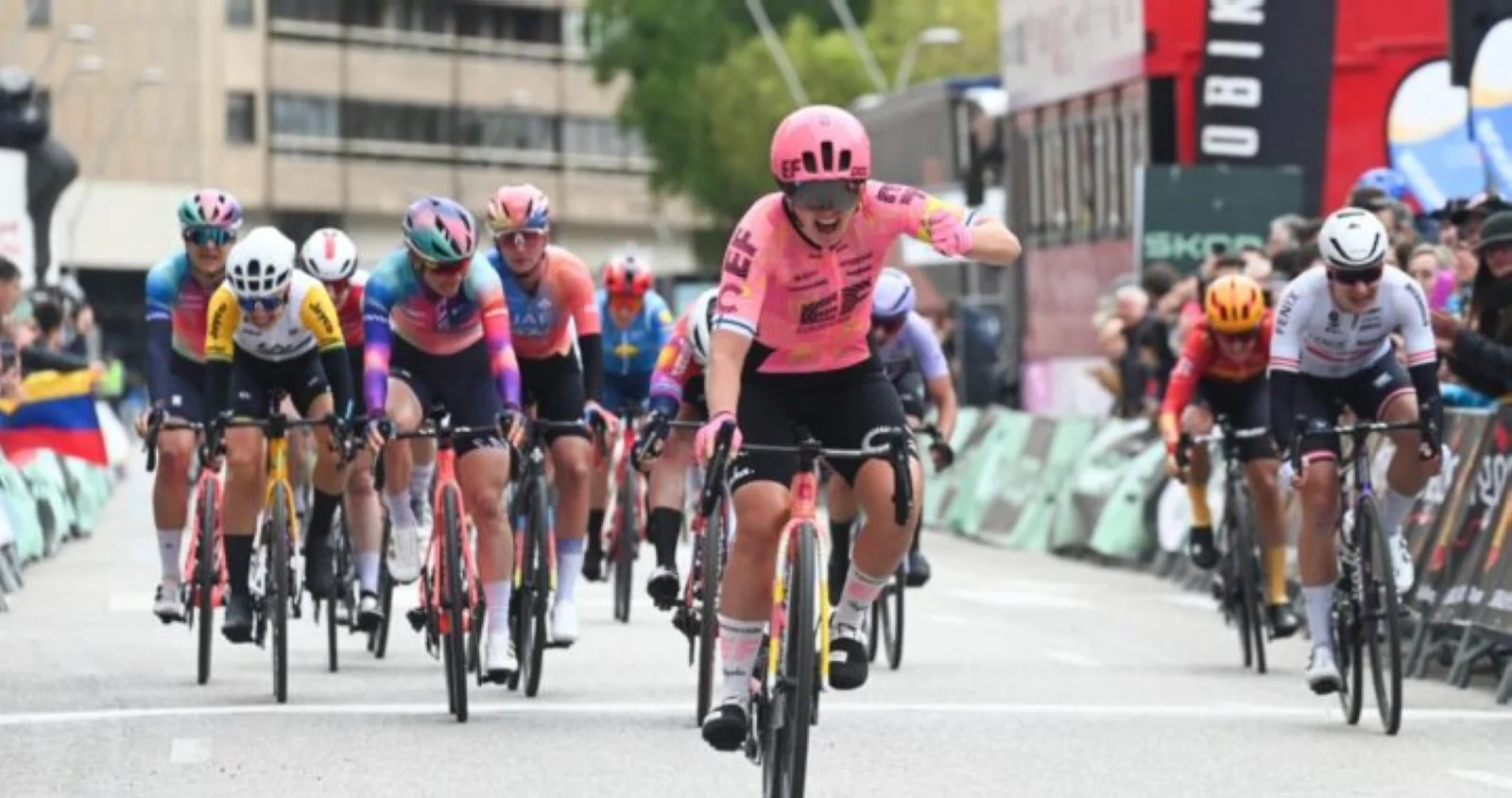 Lotta Henttala primera líder de la Vuelta a Burgos femenina 2024