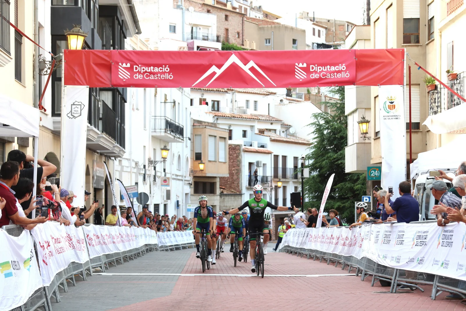 Louis Sutton arranca como líder de la Volta a Castelló