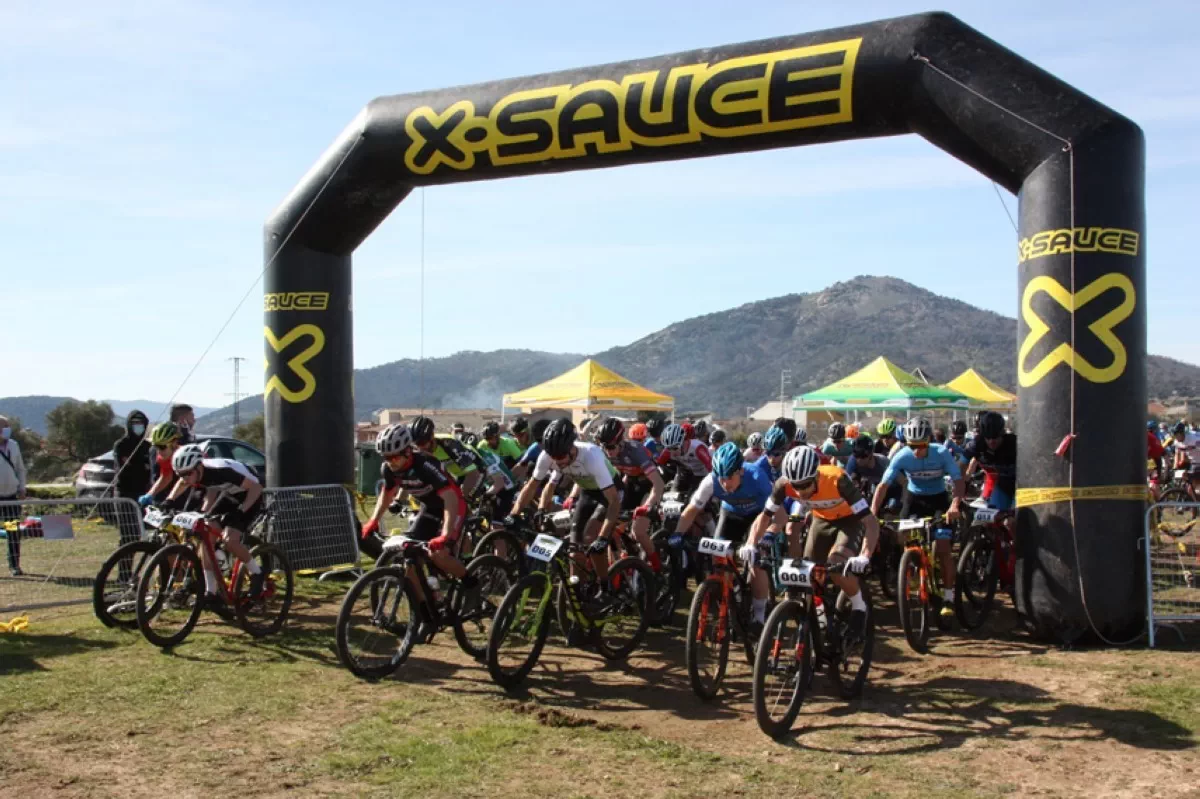 Luca Pérez y Josefina Casadey lideran la Super Cup Uves Bikes-X Sauce de XCO