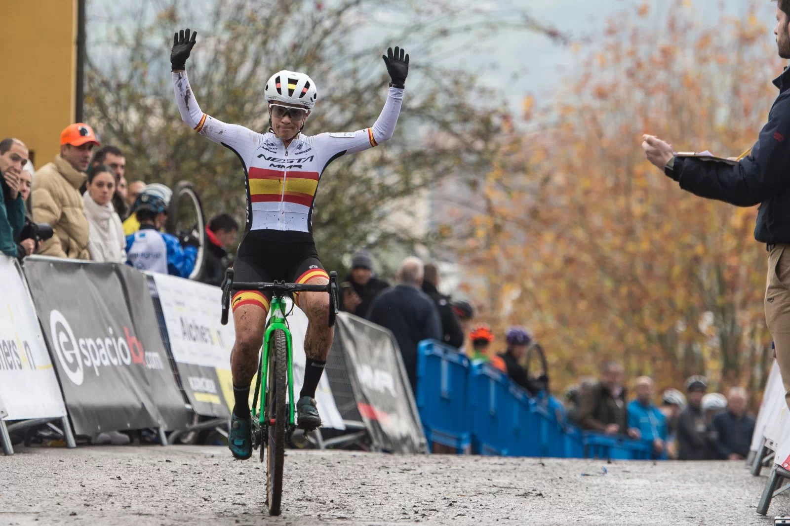 Lucía González y Mario Junquera dominan el 52 Ciclocross de la Tenderina