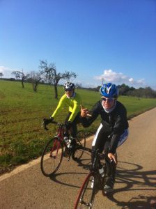 Lucia y Fátima Reyes han incluido en su entrenamiento la bicicleta