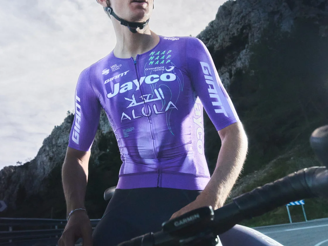 MAAP reinventa el estilo del ciclismo profesional para 2026 junto a GreenEDGE MAAP reinventa el estilo del ciclismo profesional para 2026 junto a GreenEDGE