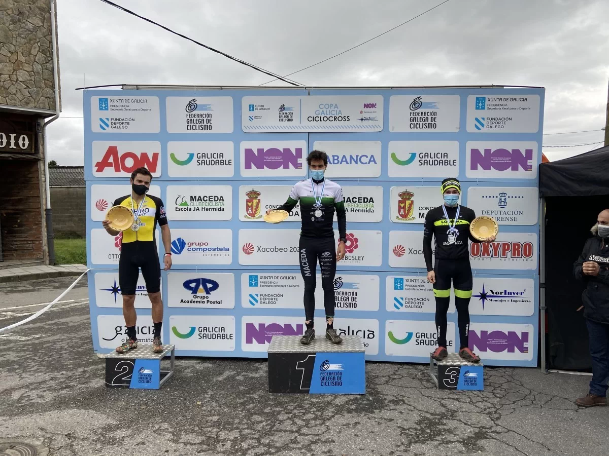 Maceda coronó a los ganadores finales de la Copa Galicia de Ciclocrós 2020