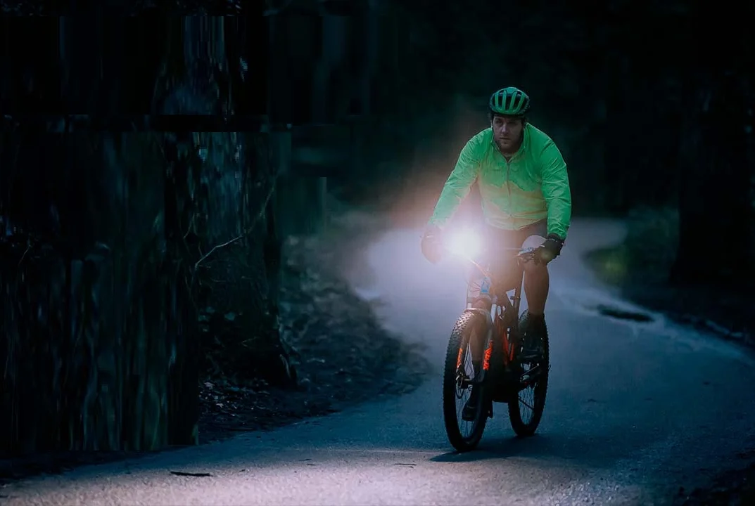 Magicshine ME2000 v2.0 potencia de 2000 lúmenes para E-Bike