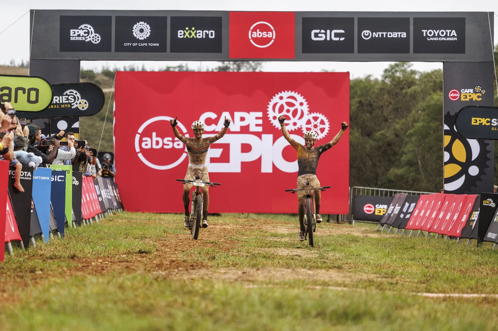Marc Pritzen y Felix Stehli conquistan la etapa más larga de la Cape Epic 2026