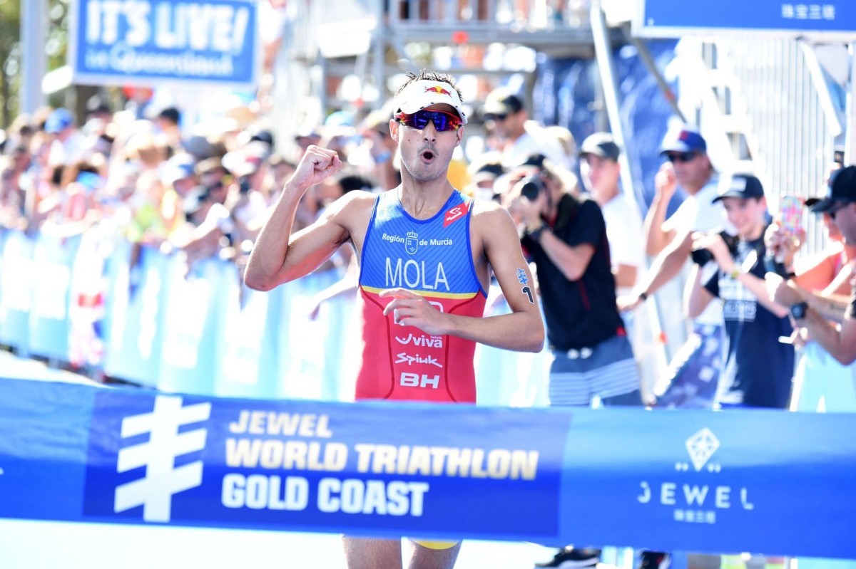 Mario Mola y Fernando Alarza preparados para una nueva temporada de triatlón