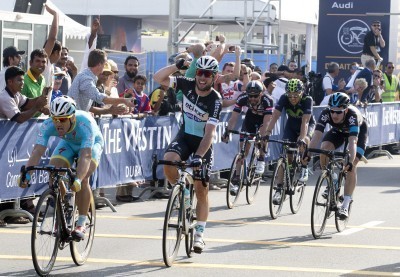 Mark Cavendish gana la primera etapa del Dubai Tour