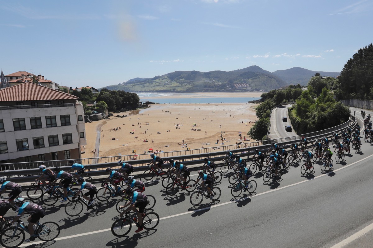 Más de 1.700 cicloturistas disfrutaron en la IV Gran Fondo BIBE Transbizkaia