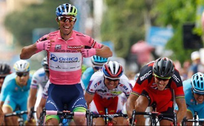 Matthews refuerza su liderato en el Giro con una victoria de etapa