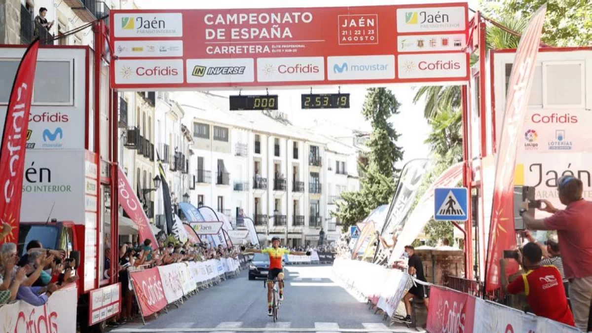 Mavi García logra el doblete tras ganar también la prueba en línea