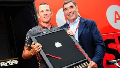  Eddy Merckx sorprendido por el caso Armstrong
