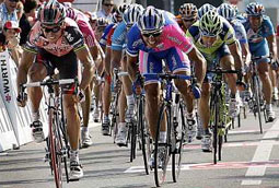 Robbie McEwen gana en Suiza donde  Schleck mantiene el liderato