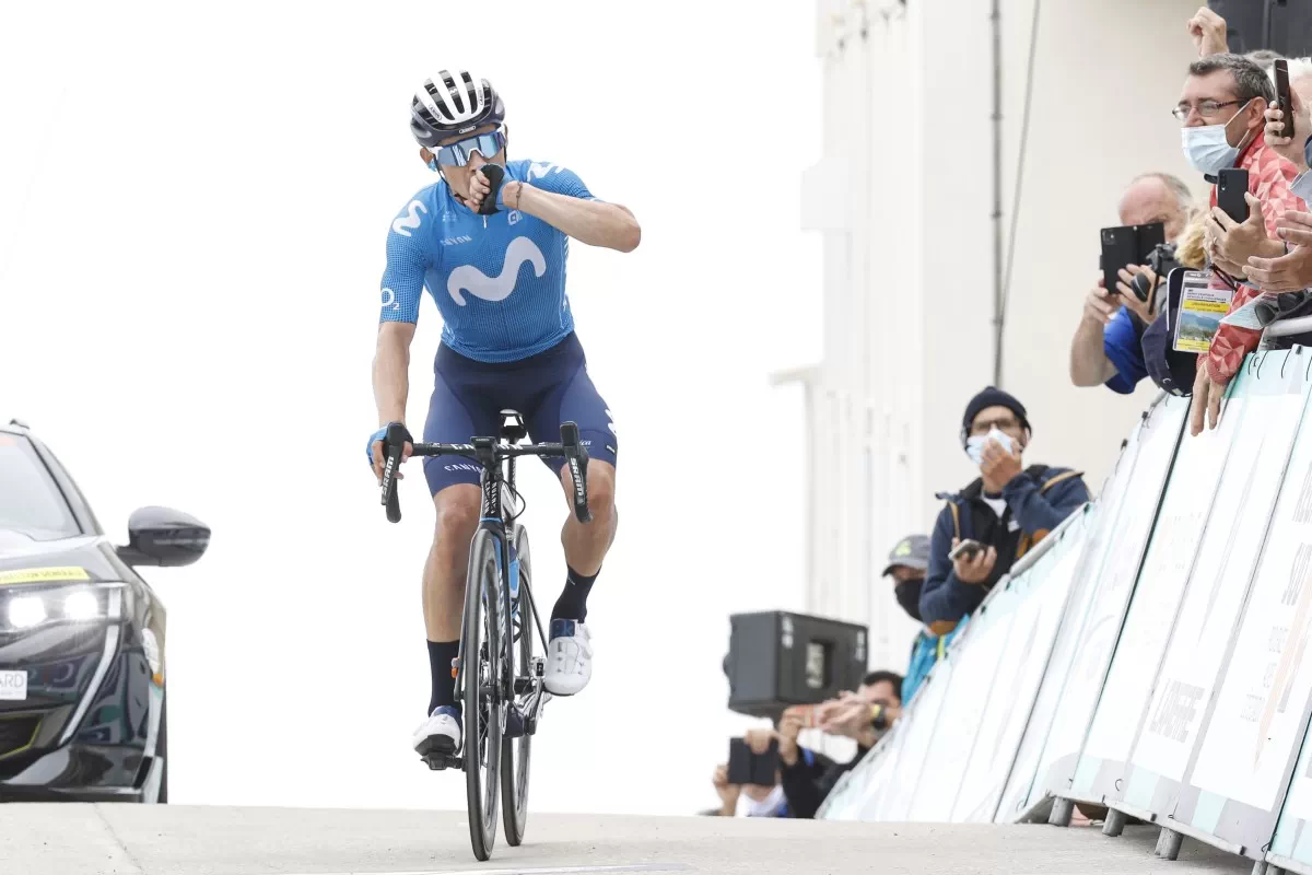 Miguel Ángel López y Movistar Team dominan en el Mont Ventoux