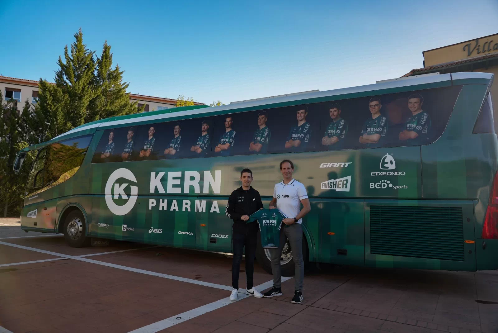 Mikel Nieve se incorpora al Equipo Kern Pharma