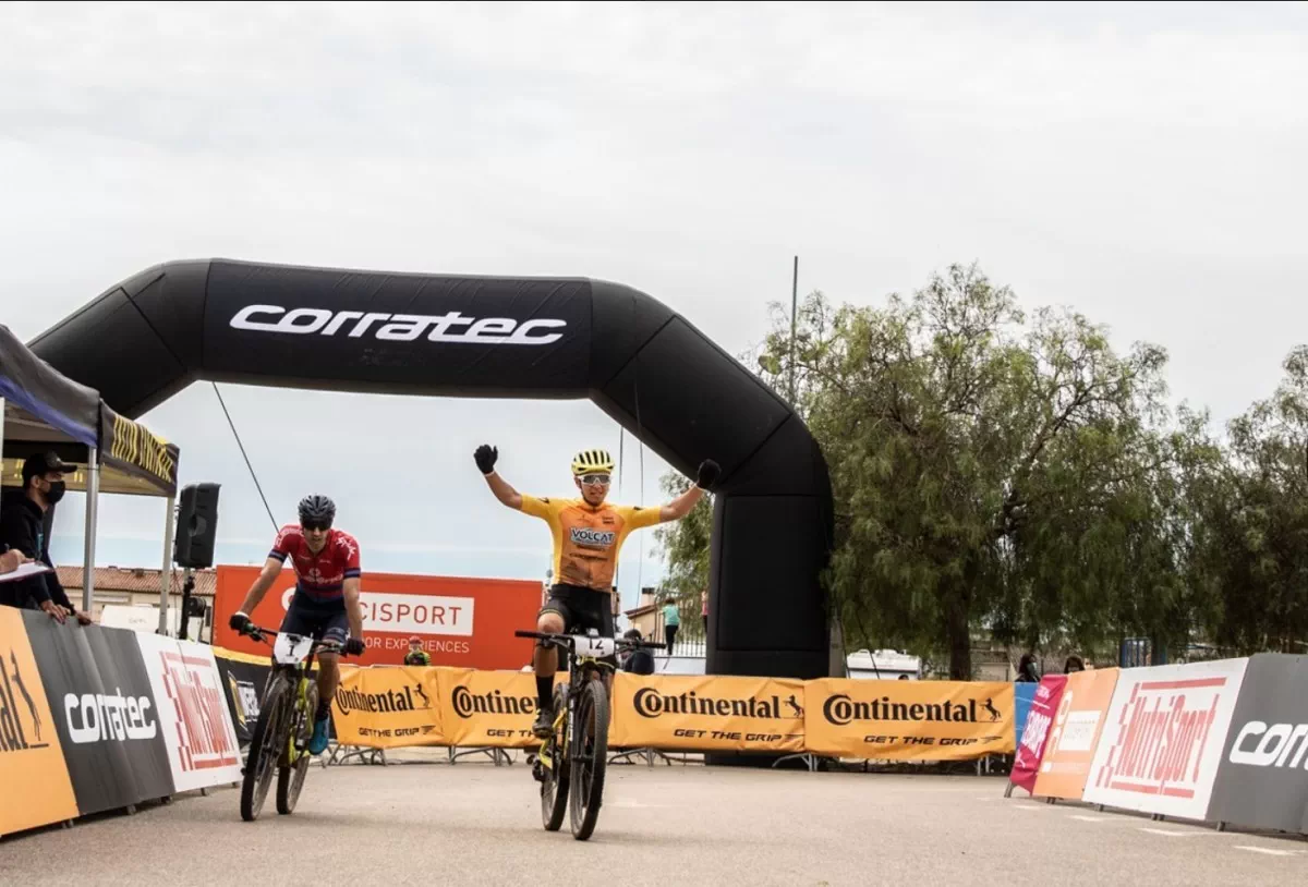 Miquel Faus y Lourdes Cayetano dominan en los senderos de la VolCAT Costa Brava