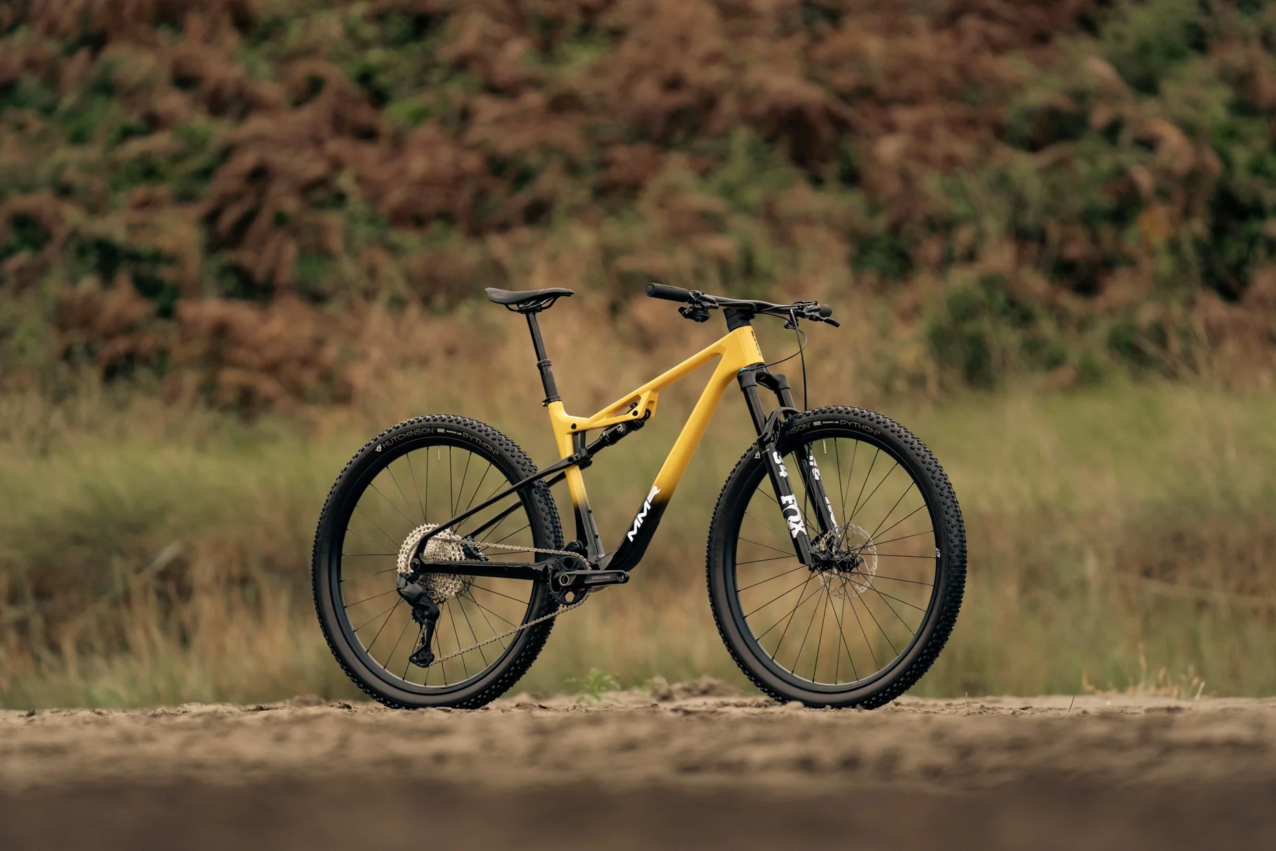 MMR Kenta 10 (2026): Lujo Electrónico a 5.599€ – La XC de 120mm con Transmisión Di2 Más Competitiva MMR Kenta 10 (2026): Lujo Electrónico a 5.599€ – La XC de 120mm con Transmisión Di2 Más Competitiva