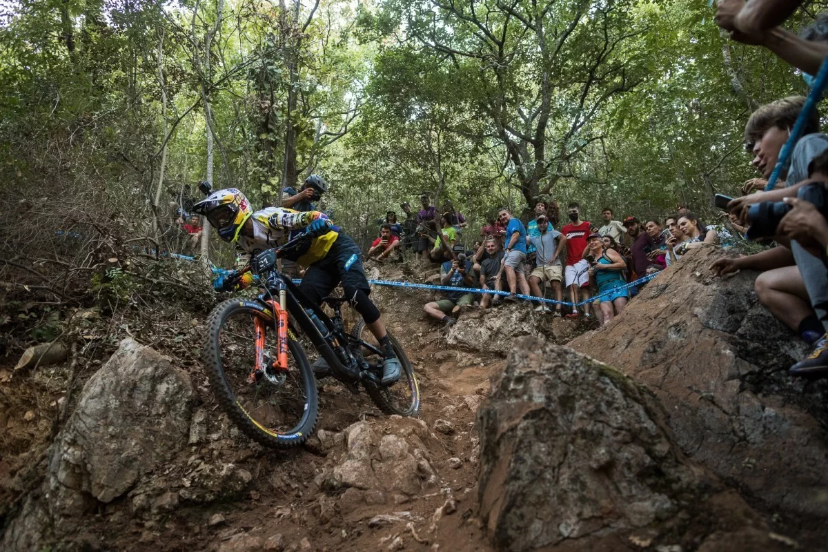 Moir y Charre ganan en la penúltima prueba de las Enduro World Series