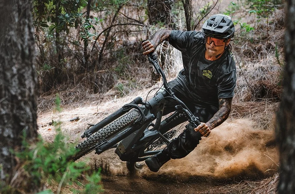 Mondraker lanza las Zendit R y S con Andreu Lacondeguy y Carlos Langelaan en La Palma