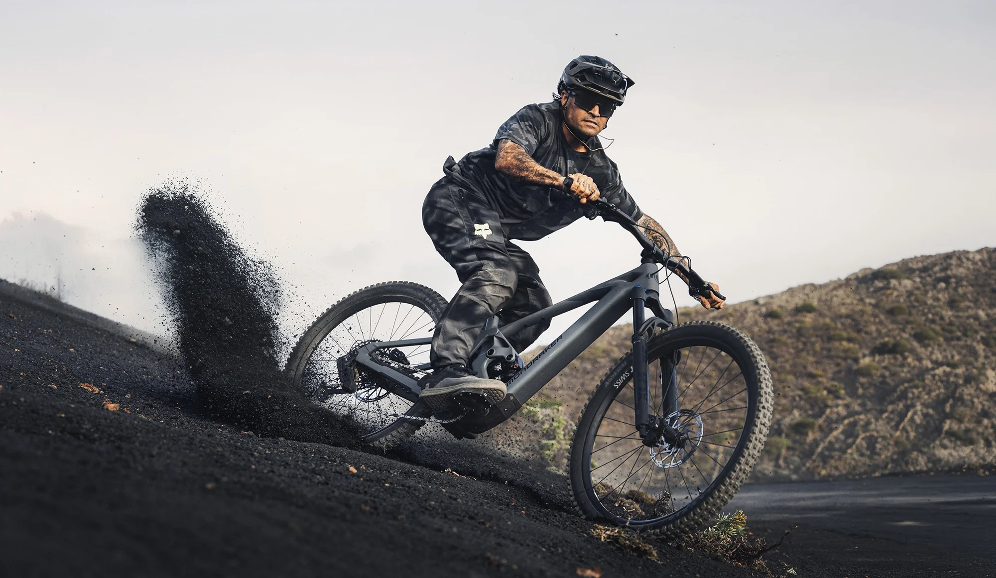 Mondraker ZENDIT se democratiza con basculante de aluminio Stealth Alloy y batería de 800 Wh 