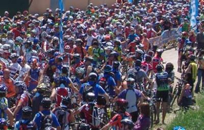 Más de 1.500 bikers en el Maratón de Los Monegros