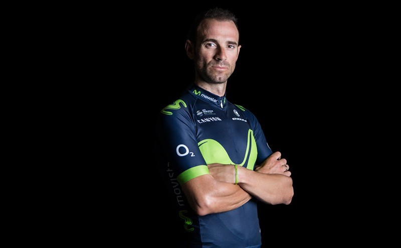 Movistar Team presenta su equipación Endura 2017