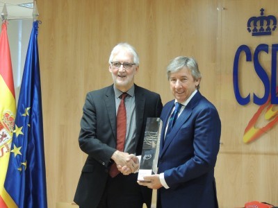 Movistar Team recoge sus premios de manos de Cookson