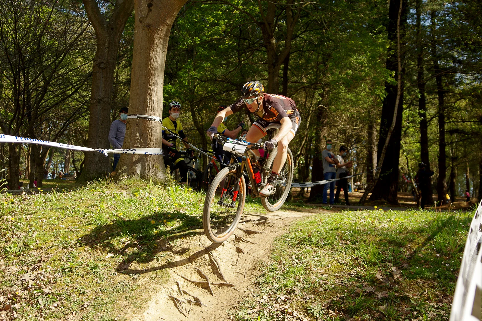 MTB o Carretera, te ayudamos a elegir la modalidad ciclista que mejor se adapta a tus necesidades