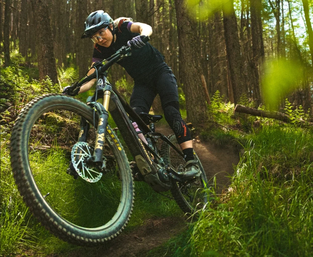 Muc-Off lidera la salvación de senderos MTB con una alianza clave junto a Forestry England Muc-Off lidera la salvación de senderos MTB con una alianza clave junto a Forestry England