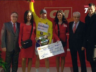 El viento y el trabajo de Rabobank coronan a Graeme Brown en Murcia