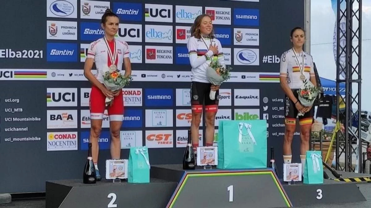 Natalia Fischer sube al podio y se cuelga el bronce en el Mundial de MTB XC Maratón