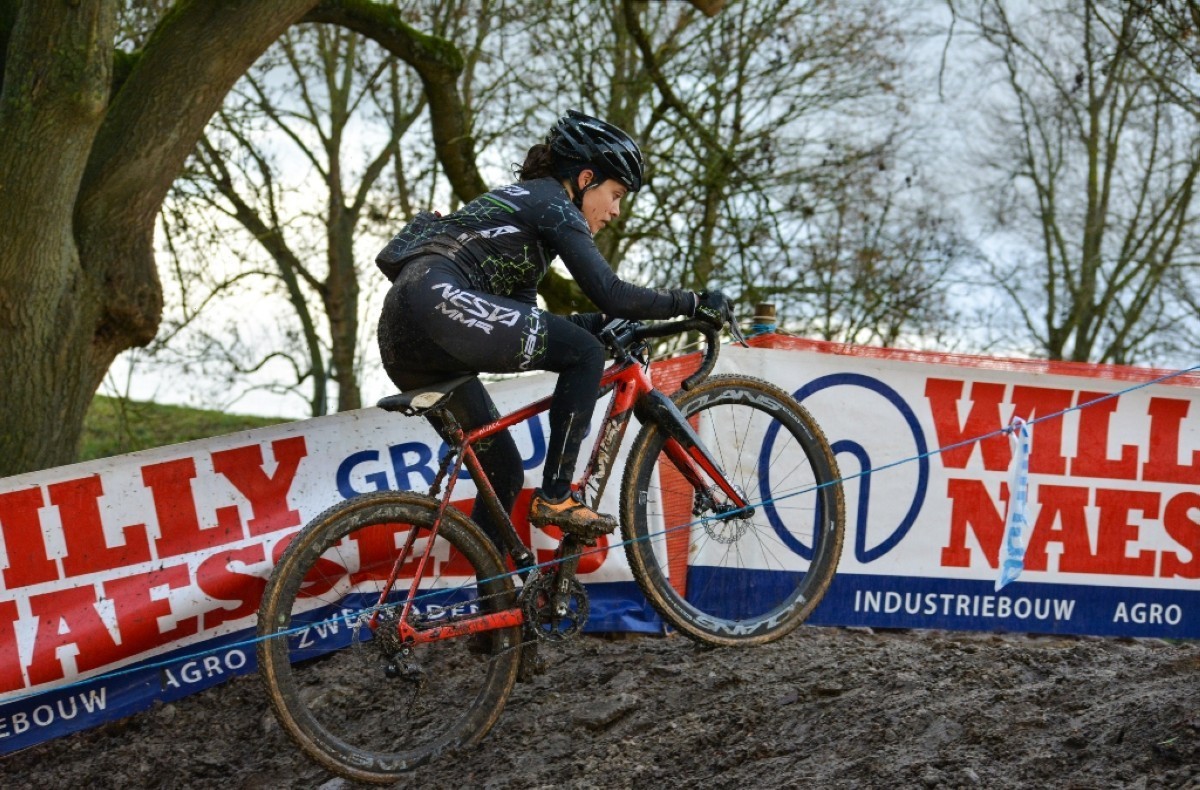 Nesta CX Team finaliza la temporada de barro en Bélgica