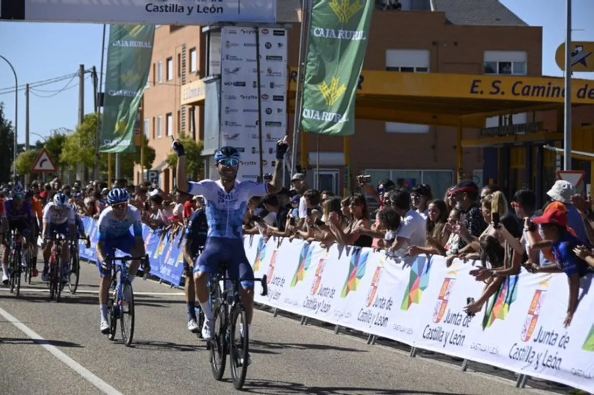 Nizzolo primer líder de la Vuelta a Castilla y León tras ganar la primera etapa