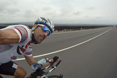Eneko Llanos entrena en Kona para el Campeonato del Mundo Ironman