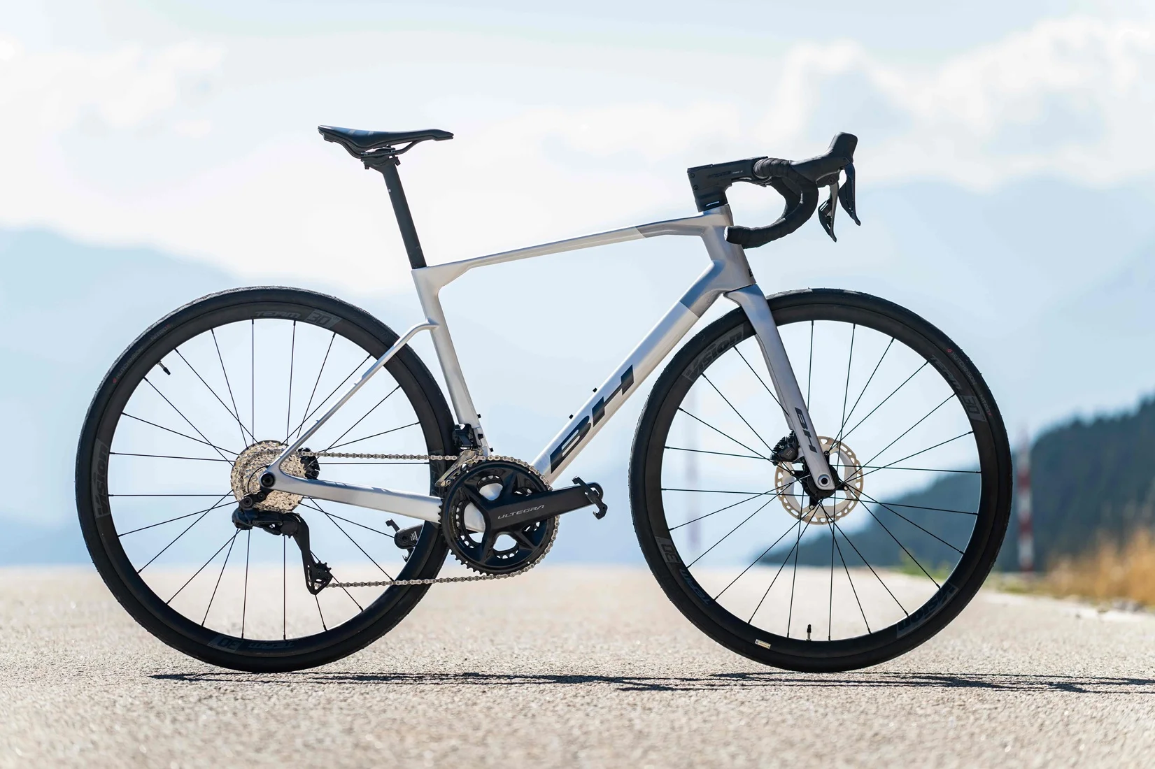 Nueva BH SL1: Una bicicleta granfondo, que optimiza cada vatio, como en los modelos de competición