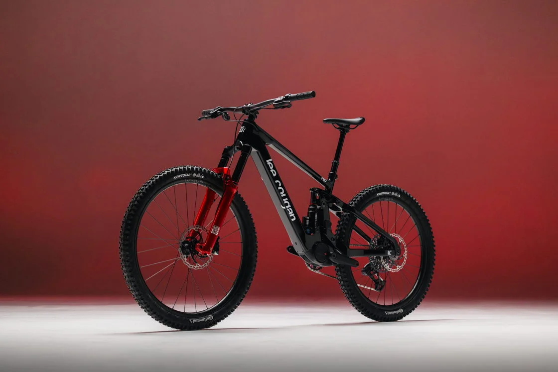 Nueva Lee Cougan Flo: La e-bike más ligera (20,5 kg) para enduro llega con 800Wh