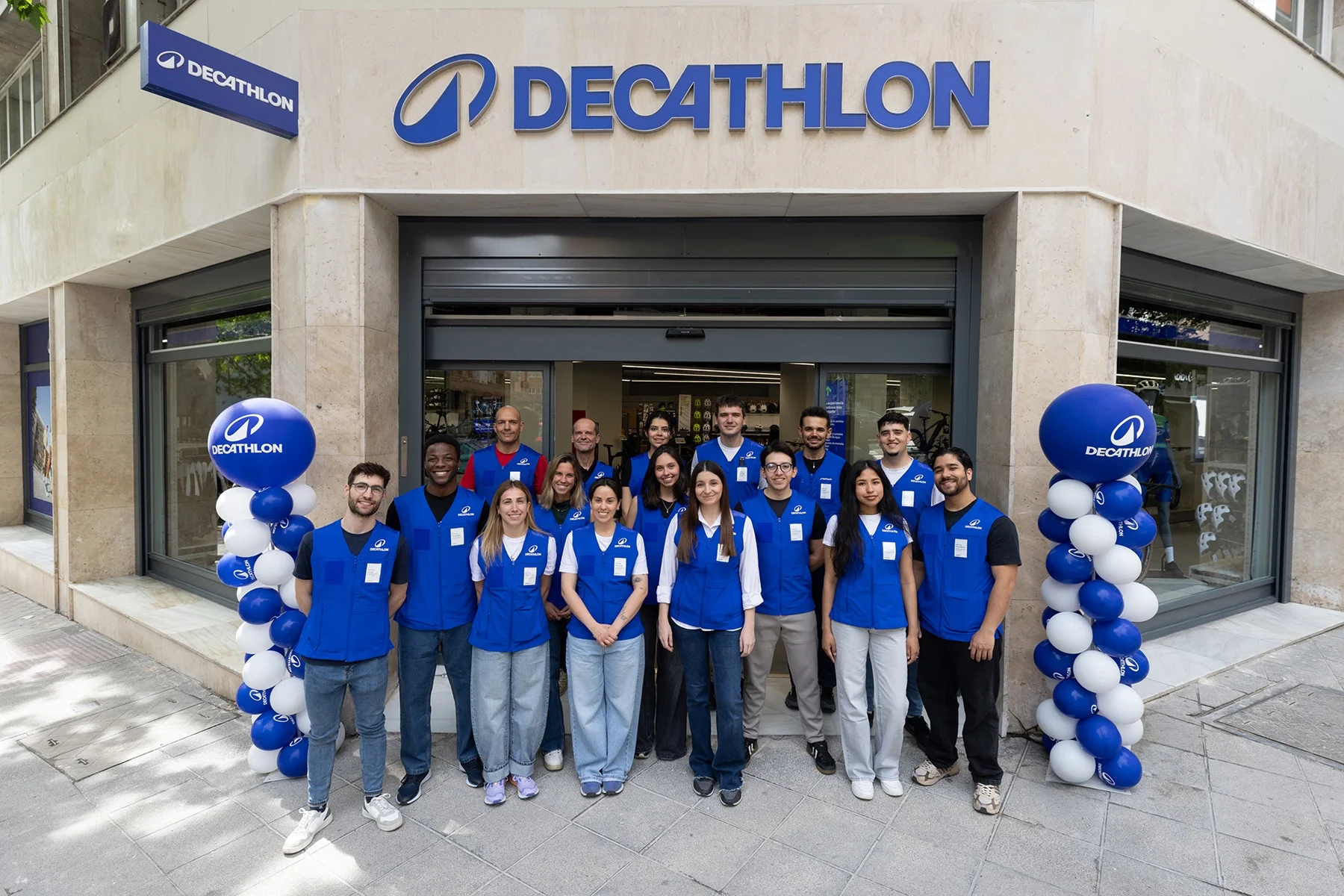 Nueva tienda Decathlon City Embajadores referente técnico para ciclistas en Madrid