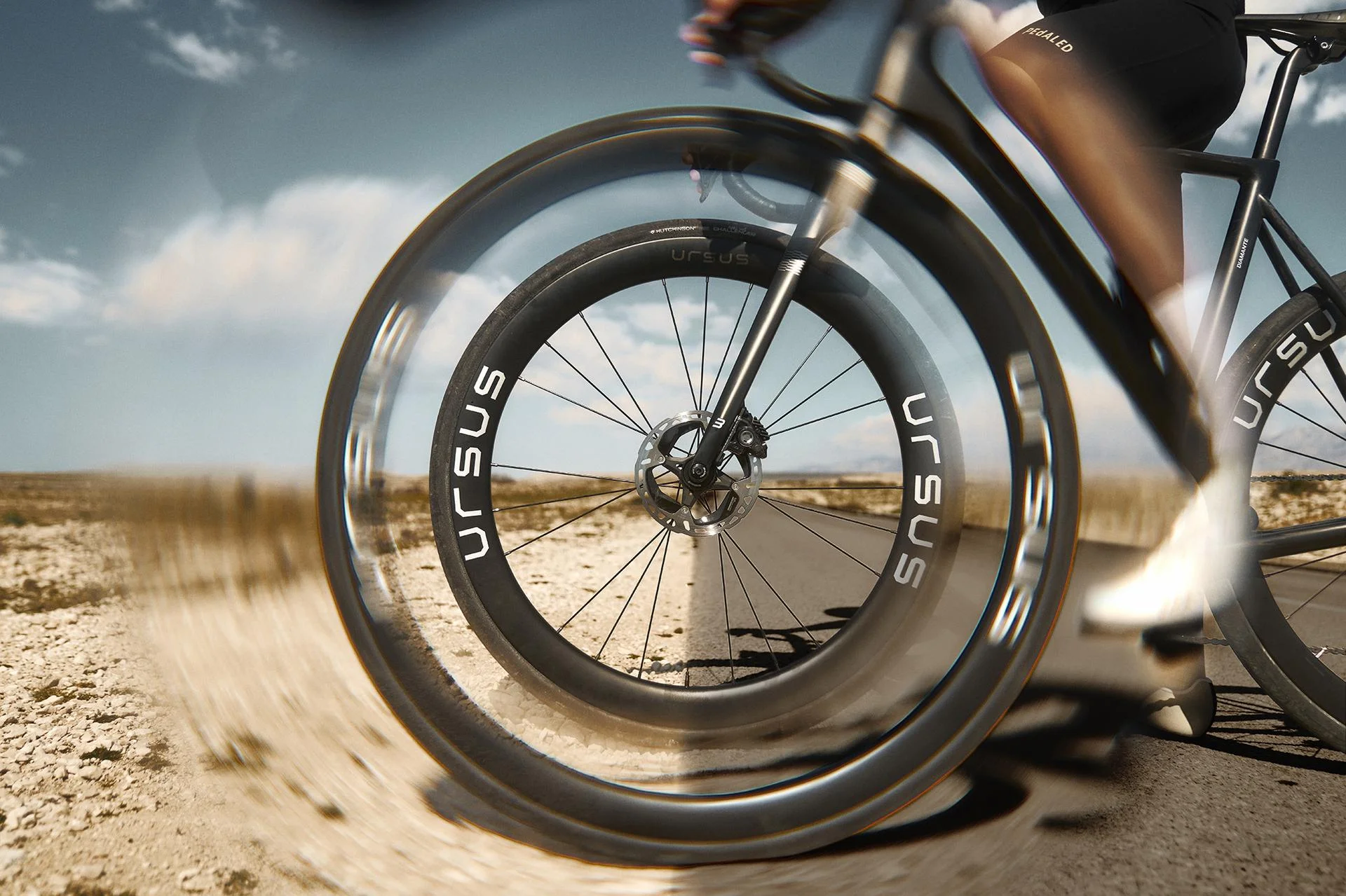 Nuevas ruedas para gravel Ursus Arya G con OmniTune System que mejora la absorción de impactos