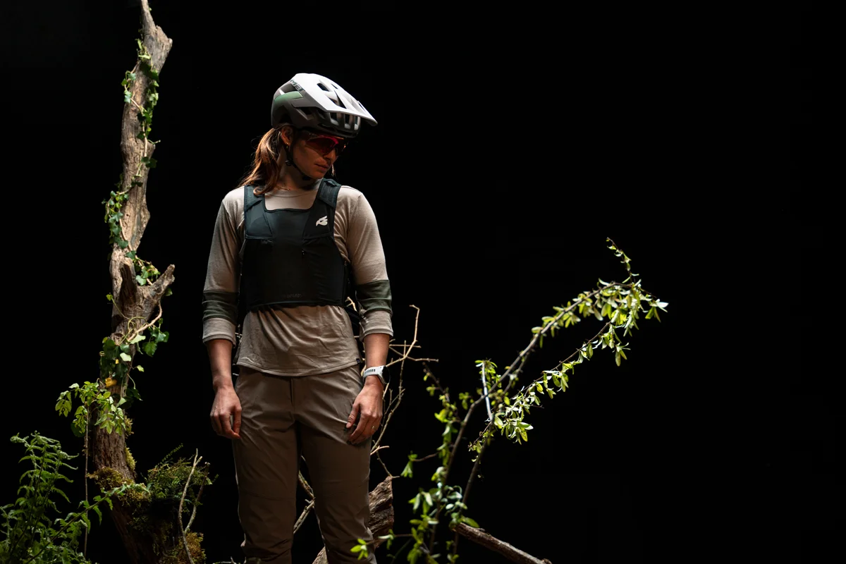 Nuevos protectores Bluegrass Venture Vest y Arto para MTB extremo y Enduro