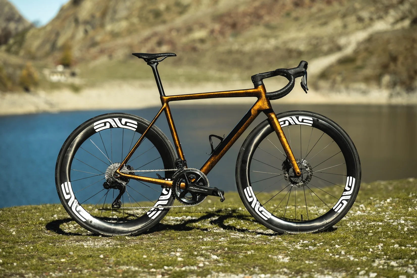 Officine Mattio Renueva la Granfondo. Resistencia, Lujo y Rendimiento en su Nueva Bicicleta Endurance