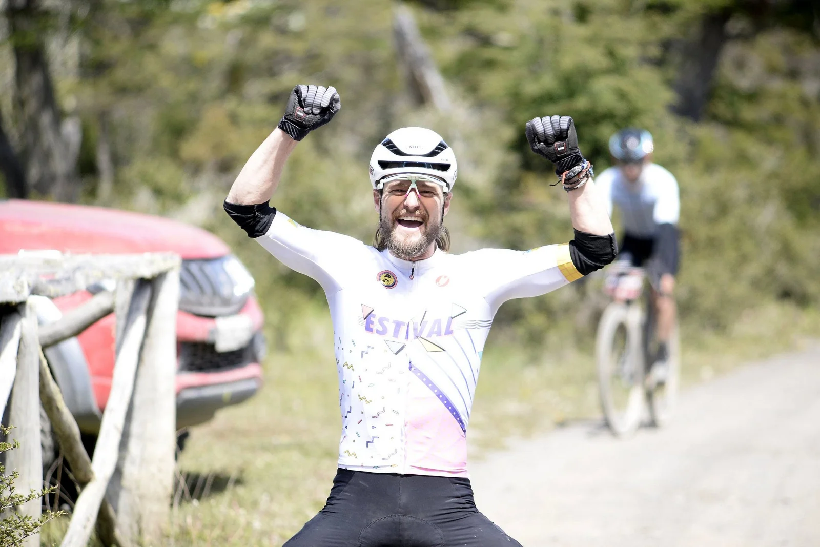 Óscar Pujol se ha impuesto en la primera edición de la Karukinka Gravel Race tras más de 400km