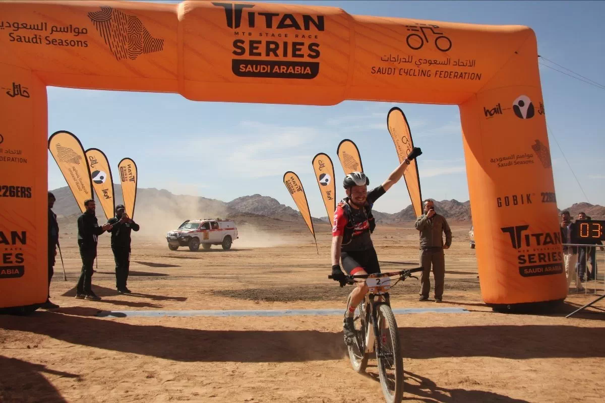 Óscar Pujol se convierte en el primer ganador de etapa en la Titan Series Saudi Arabia