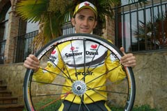 Javier Otxoa uno más en el Saunier Duval