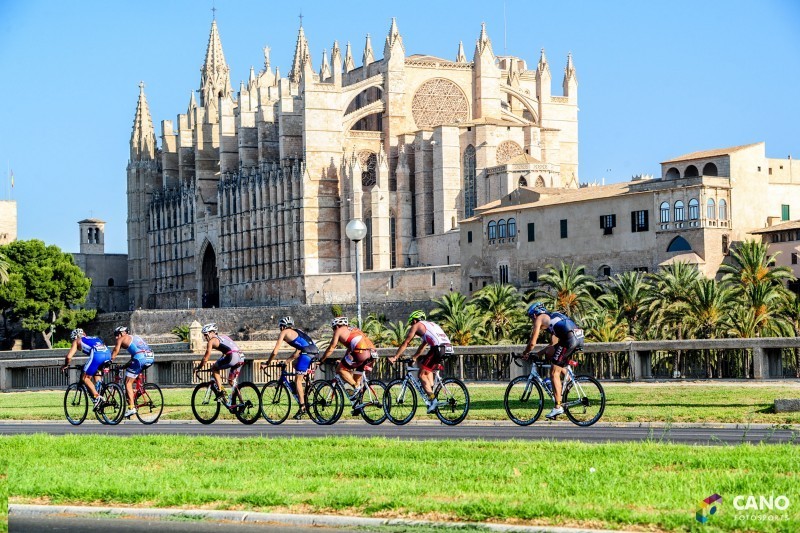 Palma de Mallorca vibra con el triatlón 