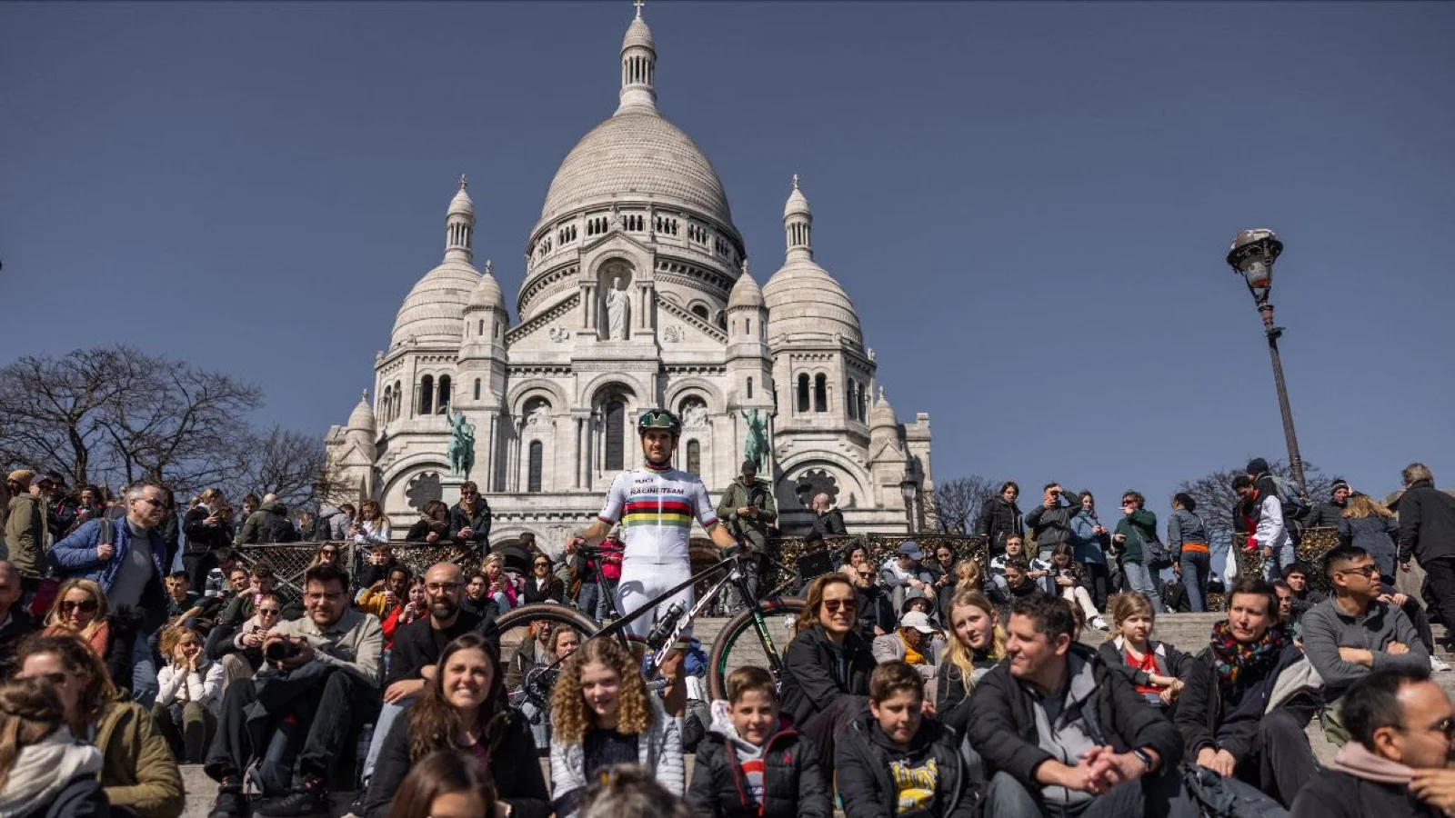 París acoge el arranque de las UCI Mountain Bike Eliminator World Cup en un lugar mítico