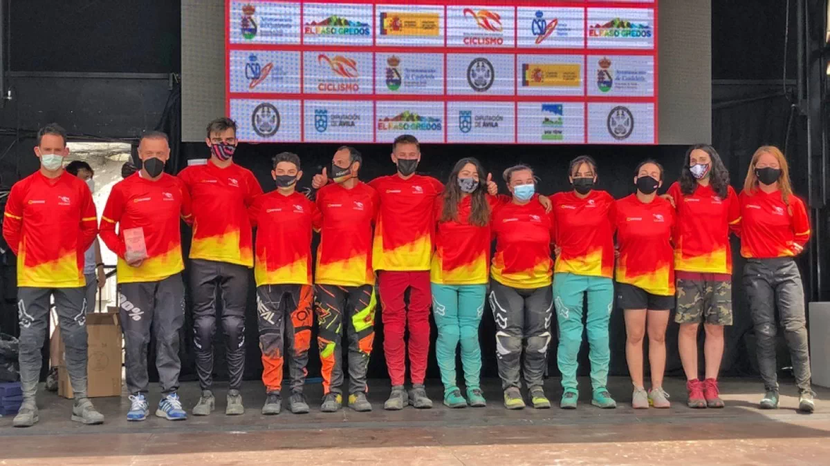 Pau Menoyo y Zoe Zamora vencen en la cita inaugural del Open de España de Descenso en El Raso