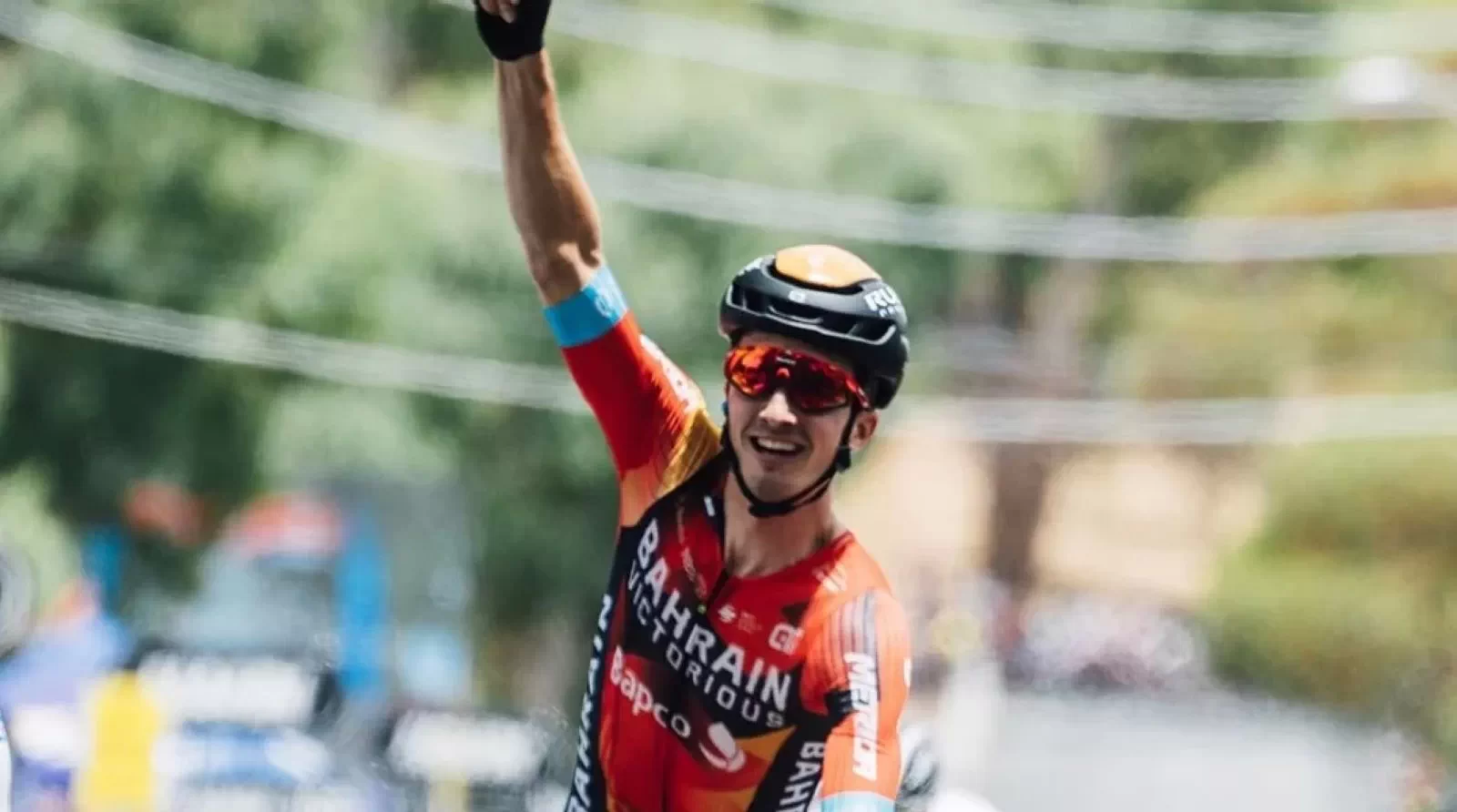 Pello Bilbao vuela en el descenso para un espectacular triunfo en el Tour Down Under