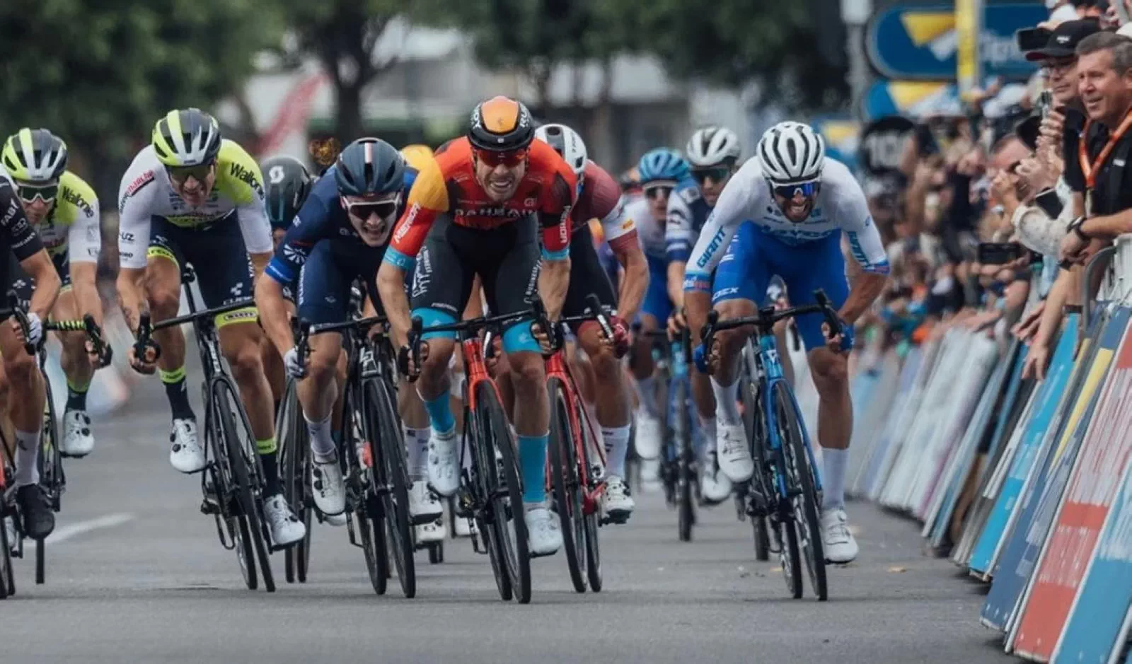 Phil Bauhaus  se lleva la primera etapa en línea del Tour Down Under 2023