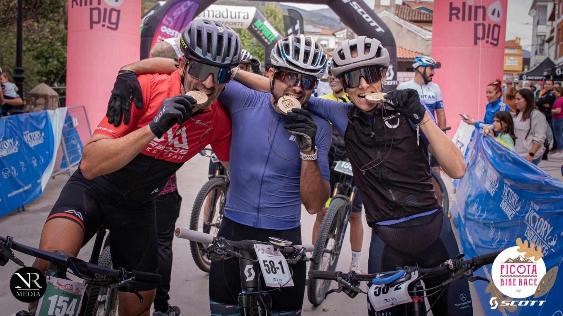 Picota Bike Race 2025: Luis León Sánchez Lidera una Edición de Récord en el Valle del Jerte